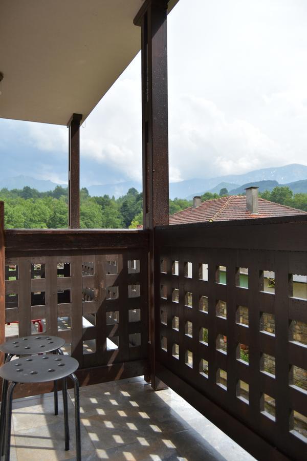 Family Hotel Balkana Apriltsi  Exterior photo